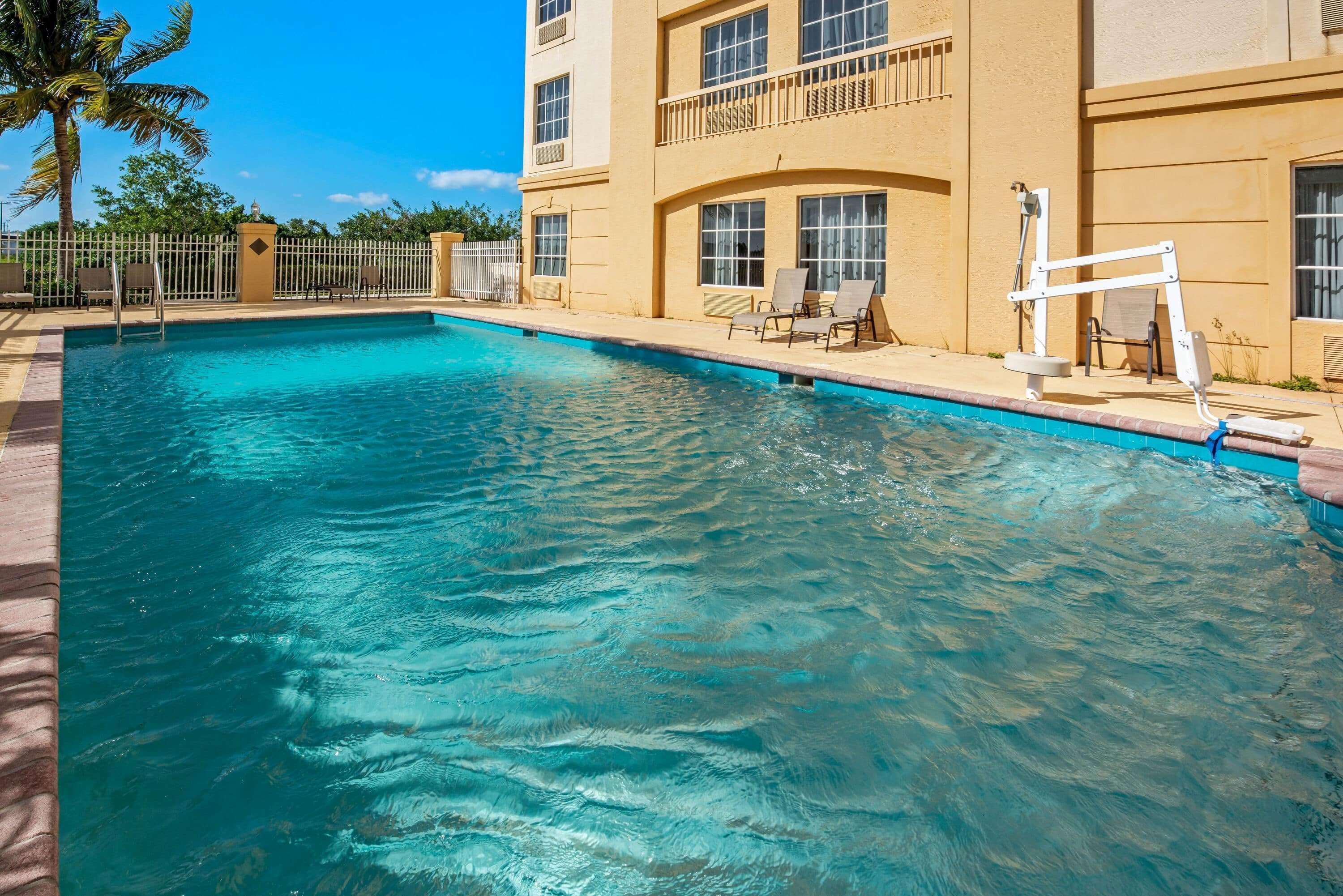 Готель La Quinta By Wyndham Ft. Pierce Форт-Пірс Екстер'єр фото