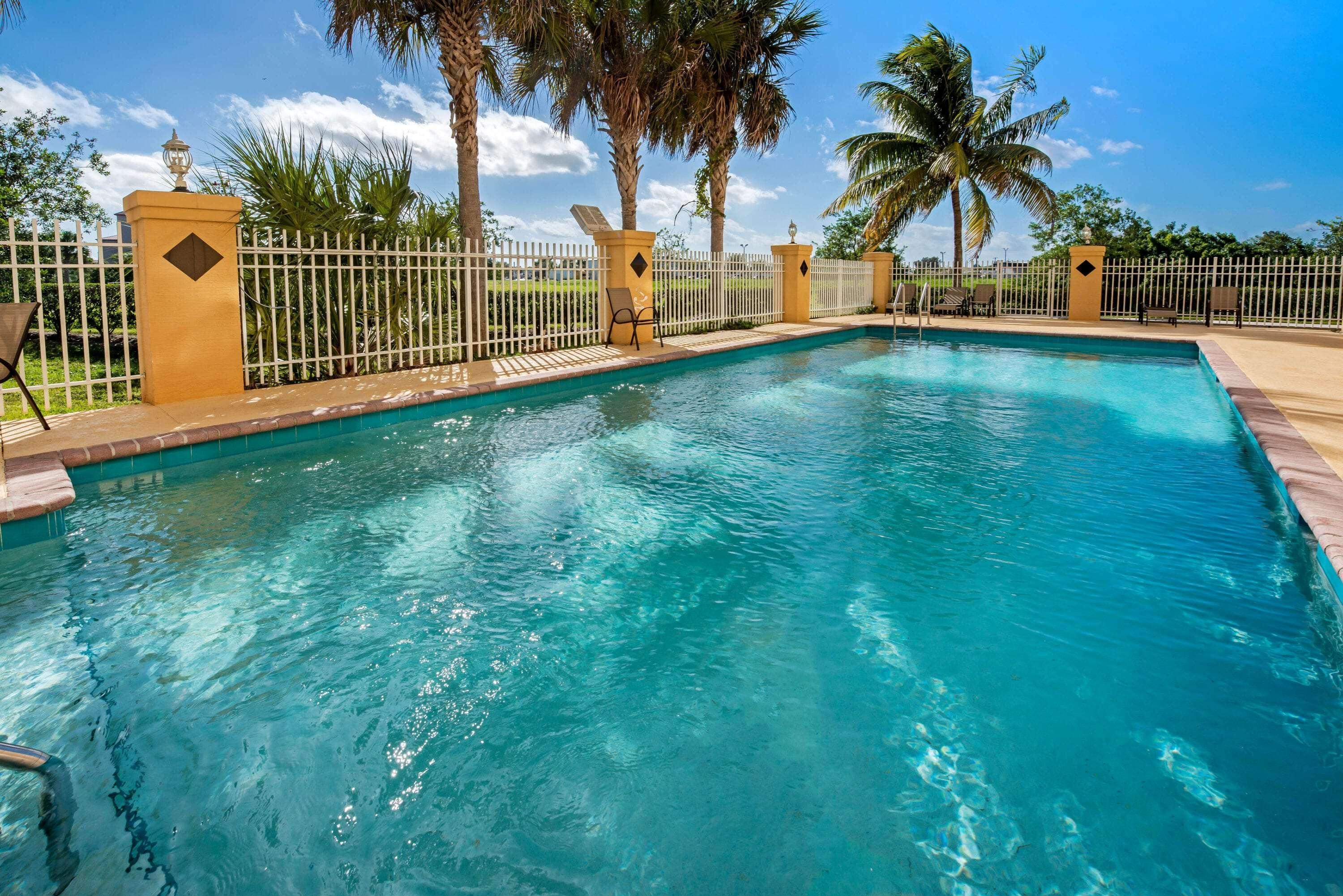 Готель La Quinta By Wyndham Ft. Pierce Форт-Пірс Екстер'єр фото