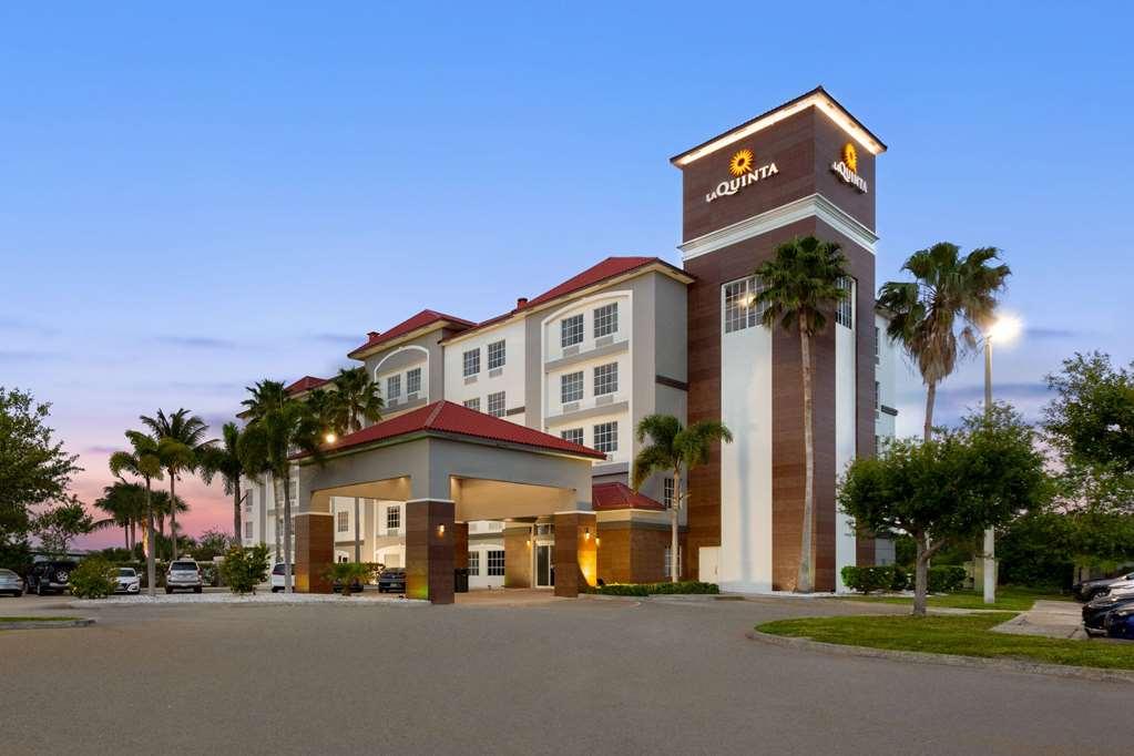Готель La Quinta By Wyndham Ft. Pierce Форт-Пірс Екстер'єр фото